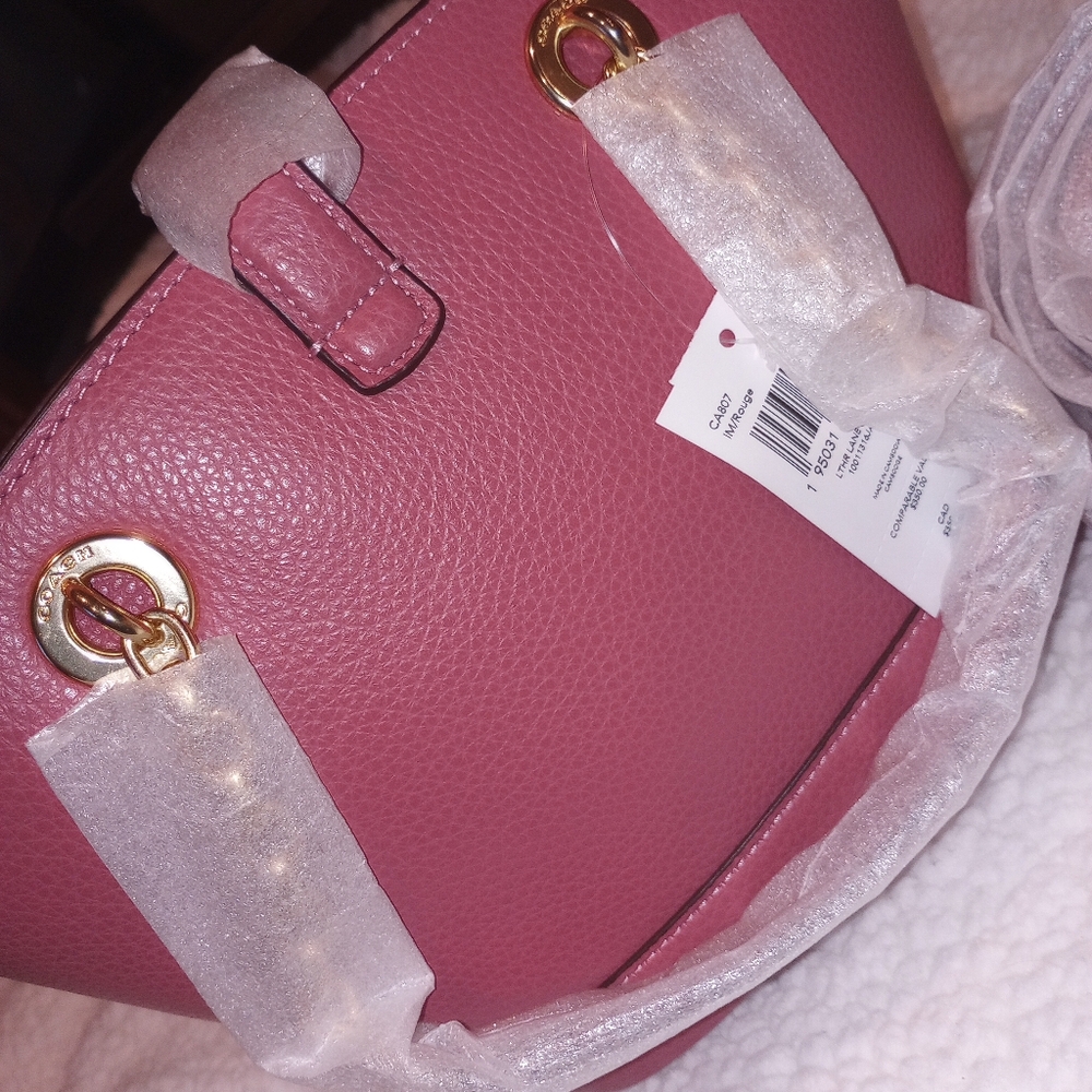 Coach LTHR LANE BCKT w/shoulder strap,Rouge;Never out of bag B4 pics! Gorgeous! - Picture 3 of 12